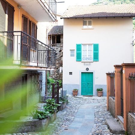 Charming Moment Di Villa Porta - Borgo Antico Luino Exterior photo