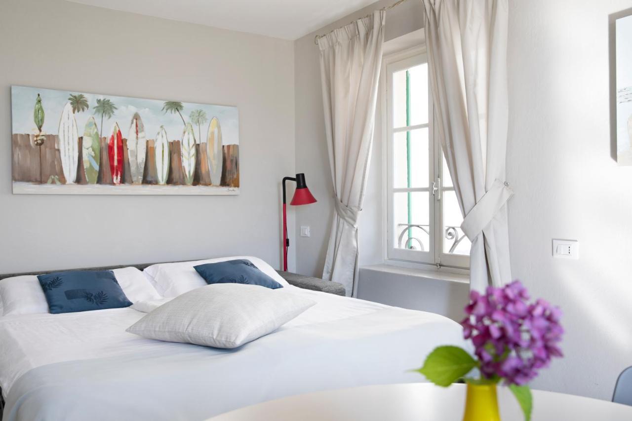 Charming Moment Di Villa Porta - Borgo Antico Luino Exterior photo