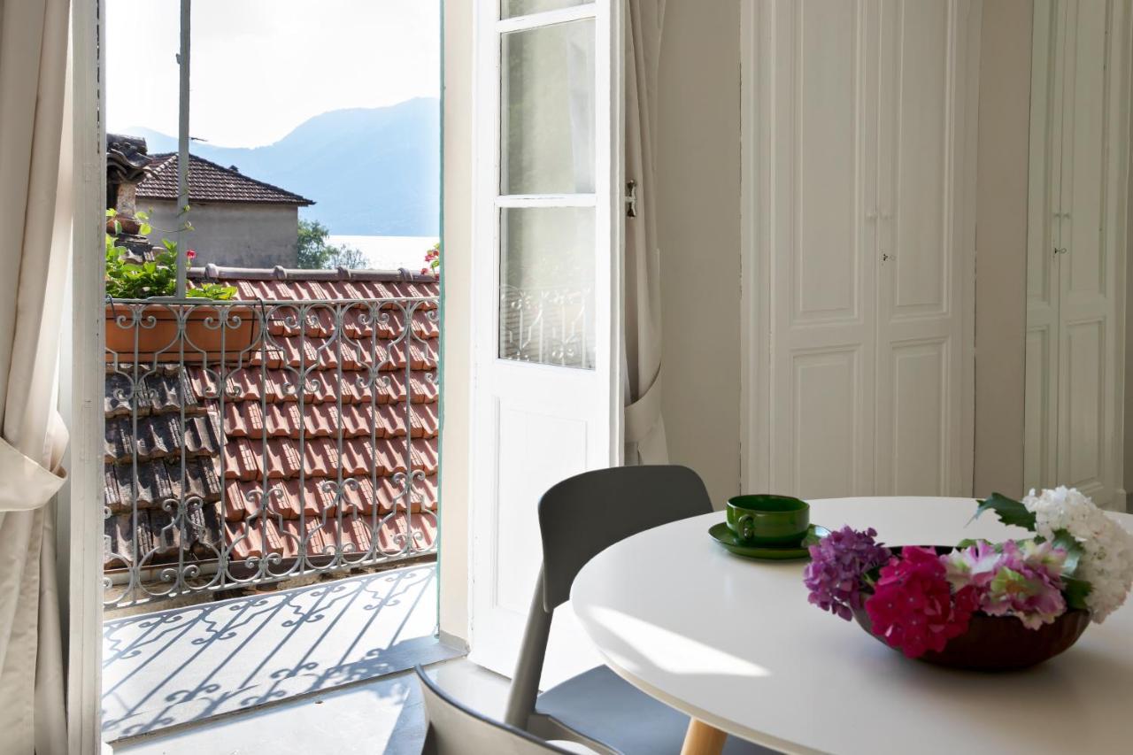 Charming Moment Di Villa Porta - Borgo Antico Luino Exterior photo